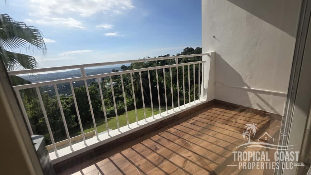 Modern Living with Panoramic Views in Mayagüez