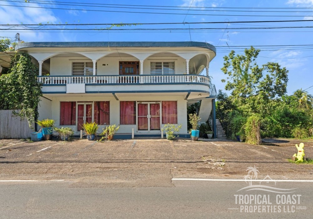 Spacious Bo. Cruces de Aguada Home With Income Potential on Road 414