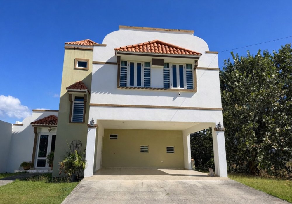 PRIVATE SINGLE FAMILY HOME