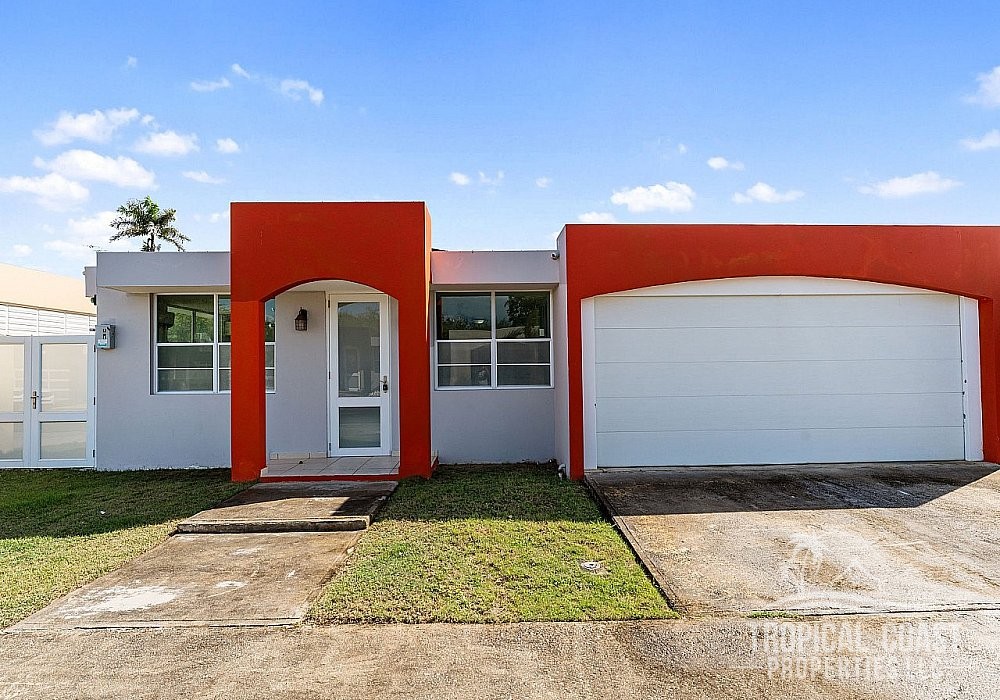 FOR SALE – Coastal Living at Its Best in Arecibo 