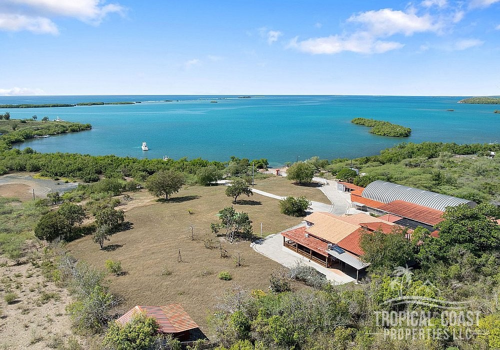 A private oceanfront cabin-inspired design where horizon views, Caribbean breeze
