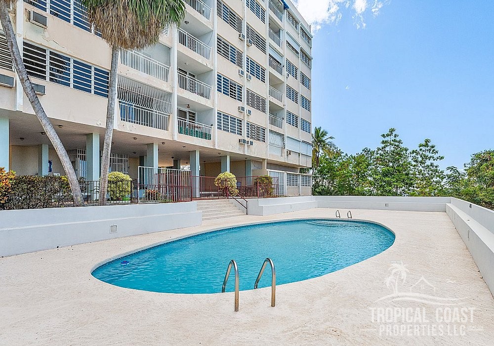 Perfectly located condo offering comfort, space, and everyday convenience
