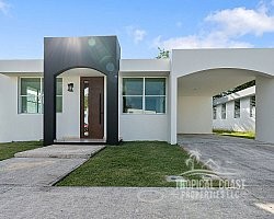 PR561386, Modern finishes, prime location, and coastal vibes—this home has it all.