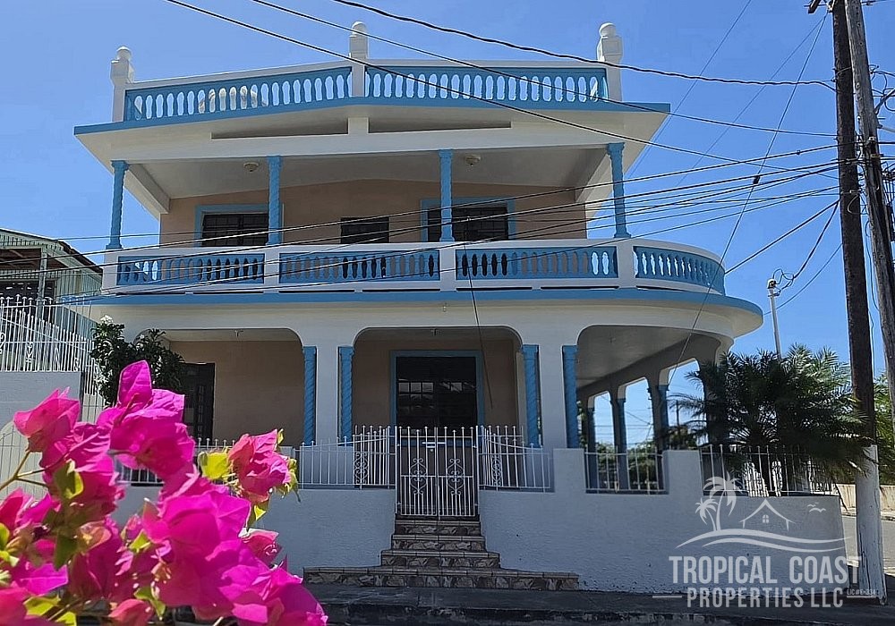 Corner property For Sale Steps from Guanica Malecon