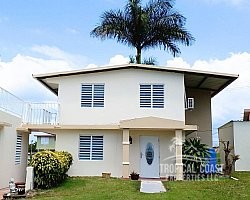 A hidden gem in Aguada — Casita Halostar combines privacy, outdoor space, and a prime location