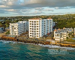 BEACHFRONT CONDO WITH SUNSET VIEWS!