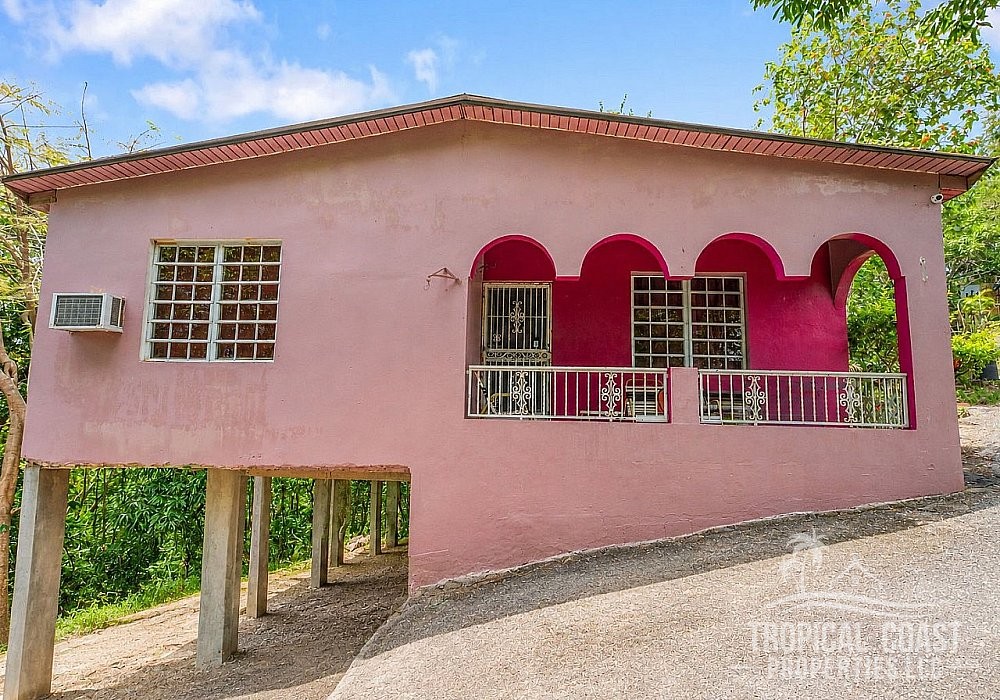 Private Mountain Retreat in Rincón – Nature, Land, and Tranquility